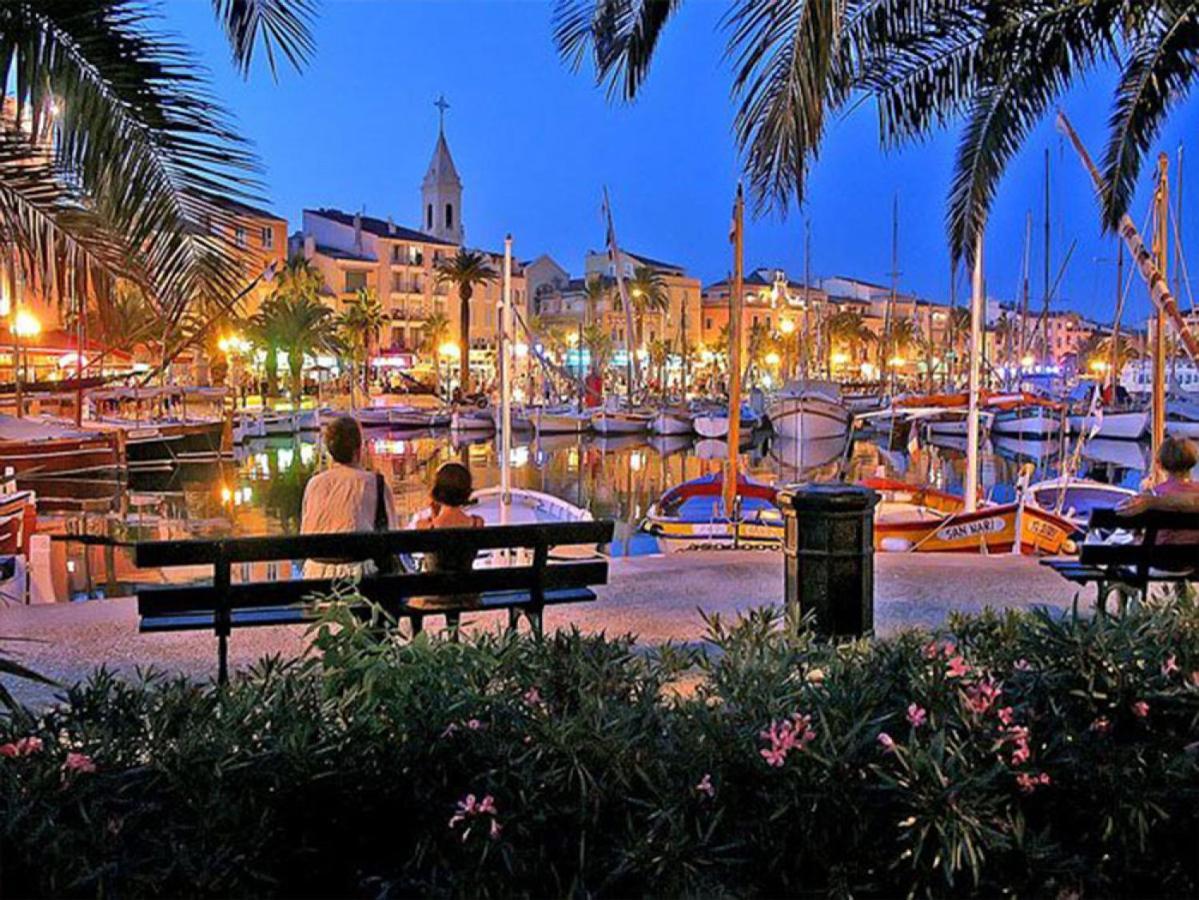 Escapade A Sanary, Au Coeur Du Village, 200M Du Port,Clim,Wifi,Parking Buitenkant foto